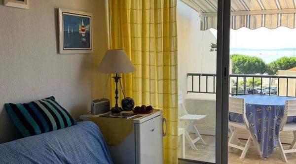 Vente                                                      Appartement
                        
                     3 pièces                      40 m2                     à Bormes-les-Mimosas