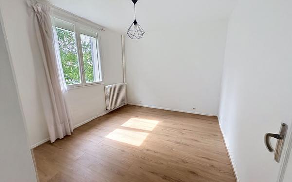 Appartement à vendre    4 pièces • 67,75 m2 Billère