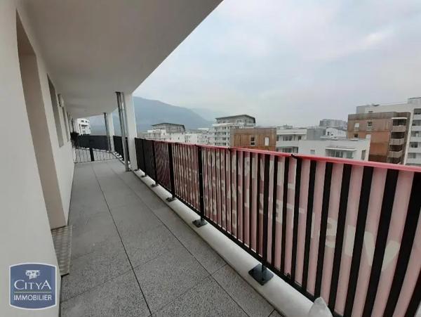 Appartement à louer 3 pièces 67.88m² Le Pont-de-Claix (38800)