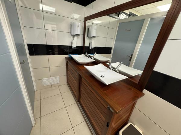 Magnifique immeuble d'investissement cabinet médical / appartements T2