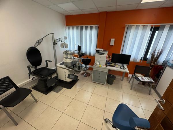 Magnifique immeuble d'investissement cabinet médical / appartements T2