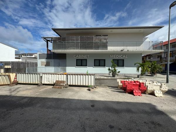 Magnifique immeuble d'investissement cabinet médical / appartements T2