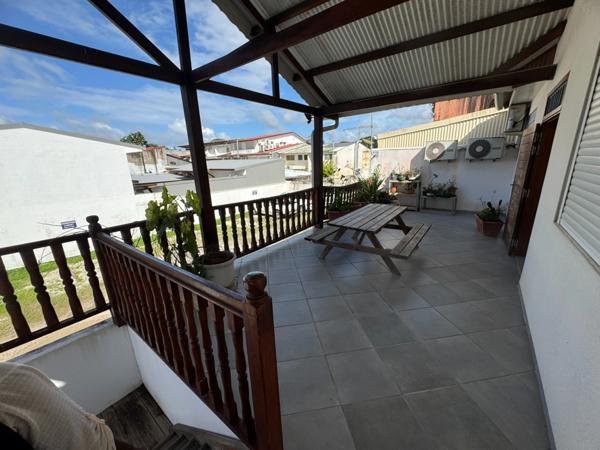 Magnifique immeuble d'investissement cabinet médical / appartements T2