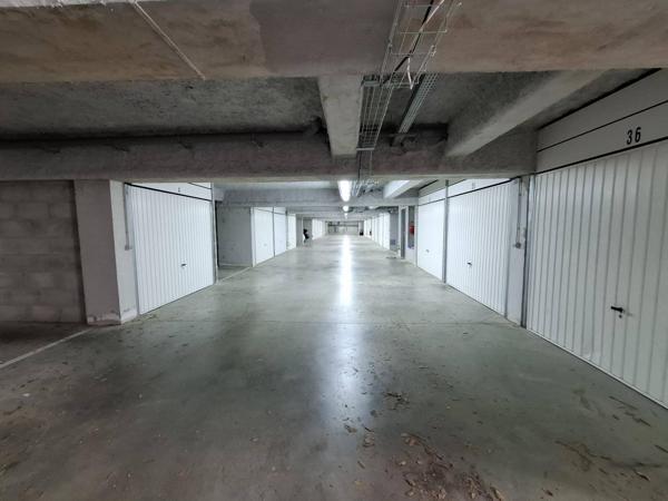 parking/box Les Sables-d'Olonne Garage accès facile et sécurisé - Croix Blanche