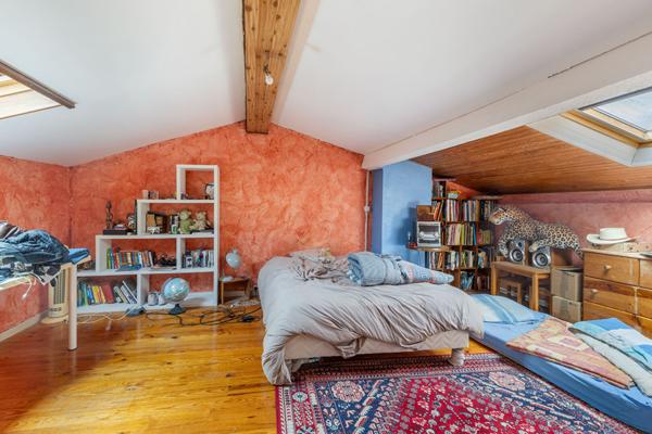 BEGLES ? PROCHE BARRIÈRE DE BÈGLES ? MAISON 4 PIÈCES AVEC JARDIN, GARAGE ET DÉPENDANCE