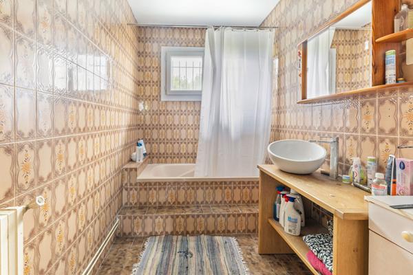 BEGLES ? PROCHE BARRIÈRE DE BÈGLES ? MAISON 4 PIÈCES AVEC JARDIN, GARAGE ET DÉPENDANCE