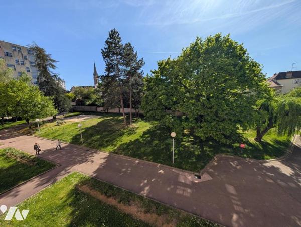 Appartement T4 avec cave et place de parking souterrain