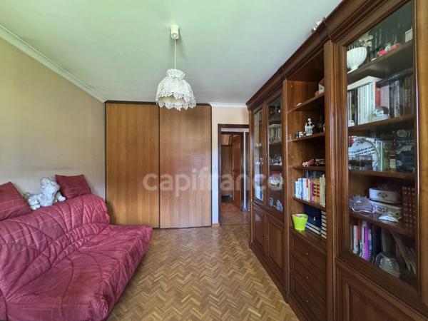 DOUSSARD Terrain 2024m² divisble constructible avec maison construite