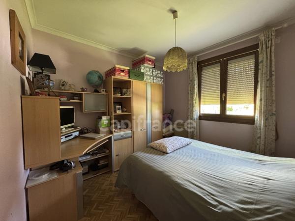 DOUSSARD Terrain 2024m² divisble constructible avec maison construite