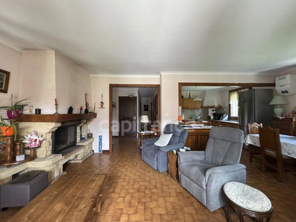 DOUSSARD Terrain 2024m² divisble constructible avec maison construite