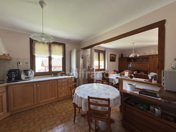 DOUSSARD Terrain 2024m² divisble constructible avec maison construite