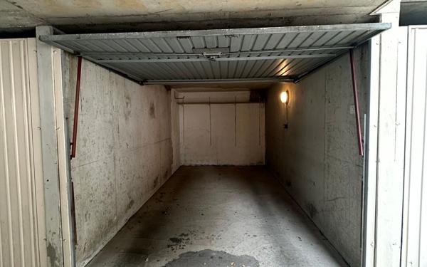 Stationnement à louer