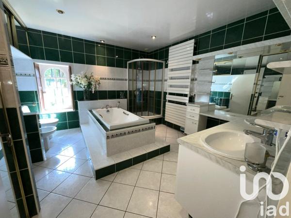 Maison à vendre 10 pièces 656 m² Thuré