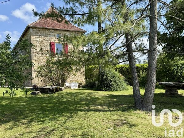 Maison traditionnelle 6 pièces de 198 m² à Lissac-et-Mouret (46100)