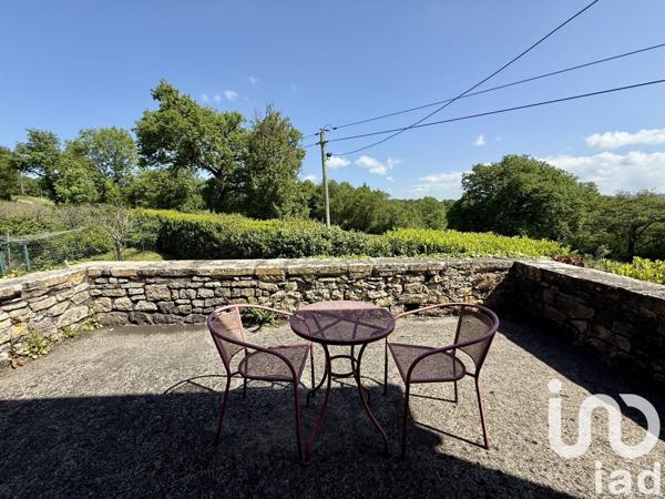 Maison traditionnelle 6 pièces de 198 m² à Lissac-et-Mouret (46100)