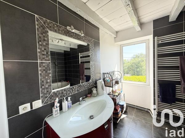 Maison traditionnelle 6 pièces de 198 m² à Lissac-et-Mouret (46100)