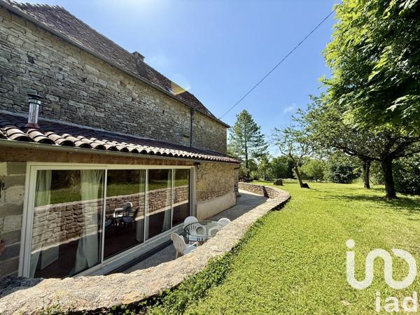 Maison traditionnelle 6 pièces de 198 m² à Lissac-et-Mouret (46100)