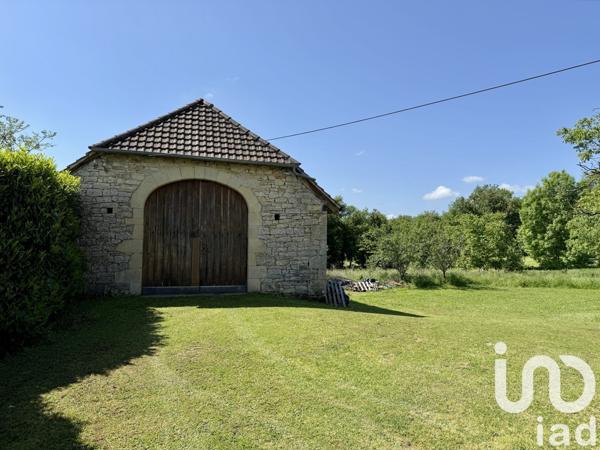 Maison traditionnelle 6 pièces de 198 m² à Lissac-et-Mouret (46100)