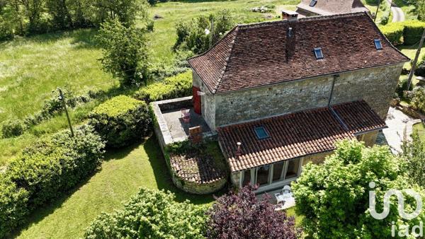 Maison traditionnelle 6 pièces de 198 m² à Lissac-et-Mouret (46100)