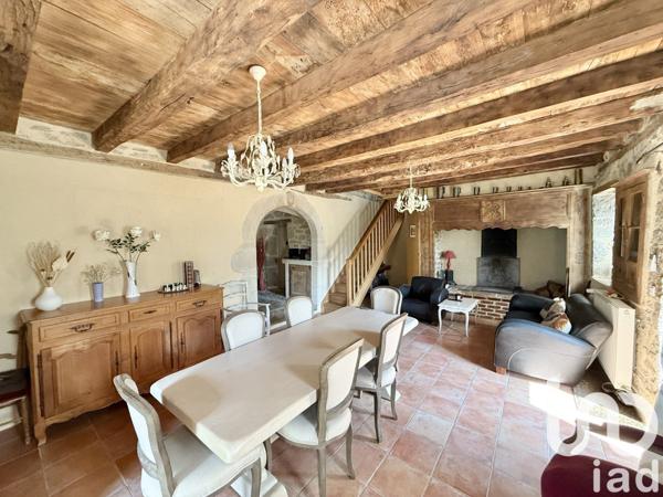 Maison traditionnelle 6 pièces de 198 m² à Lissac-et-Mouret (46100)