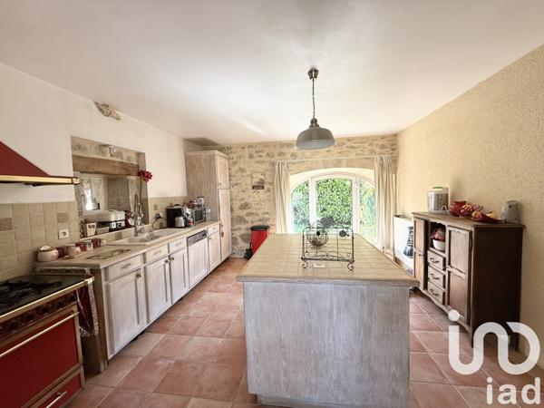 Maison traditionnelle 6 pièces de 198 m² à Lissac-et-Mouret (46100)