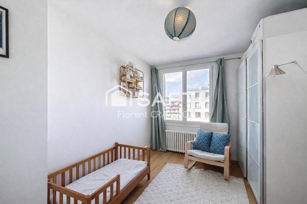 Dernier étage à 7 min du métro Mairie de Montreuil