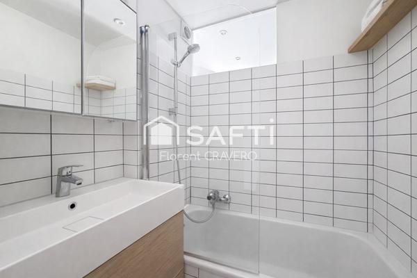 Dernier étage à 7 min du métro Mairie de Montreuil