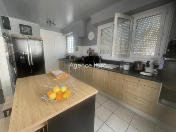 Maison - Proximite oloron-sainte-marie - Réf.:205435 EXCLUSIVITE- BELLE MAISON T4 DE CONCEPTION PLAIN-PIED AVEC GRAND SOUS-SOL ET JOLI PARC ARBORE -