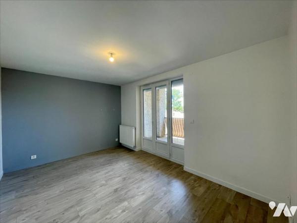 Maison de village - garage - balcon