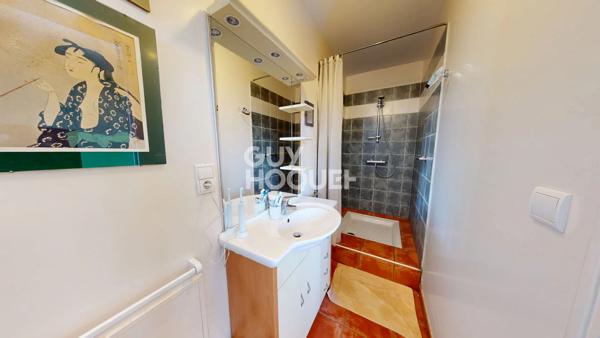 Villa de 184 m² située dans un quartier calme et huppé de Biarritz.