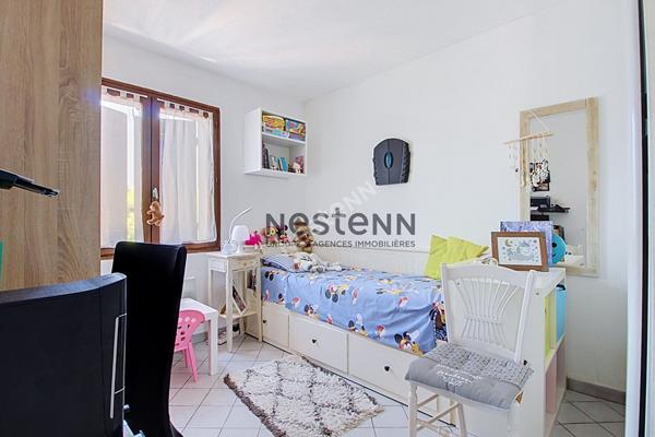 Maison T7 de 130 m² avec 6 chambres sur terrain de 512 m² dans un quartier résidentiel de Vitrolles