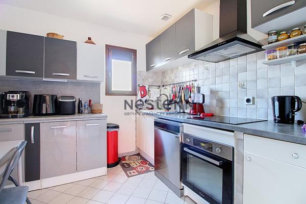 Maison T7 de 130 m² avec 6 chambres sur terrain de 512 m² dans un quartier résidentiel de Vitrolles