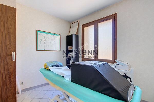 Maison T7 de 130 m² avec 6 chambres sur terrain de 512 m² dans un quartier résidentiel de Vitrolles