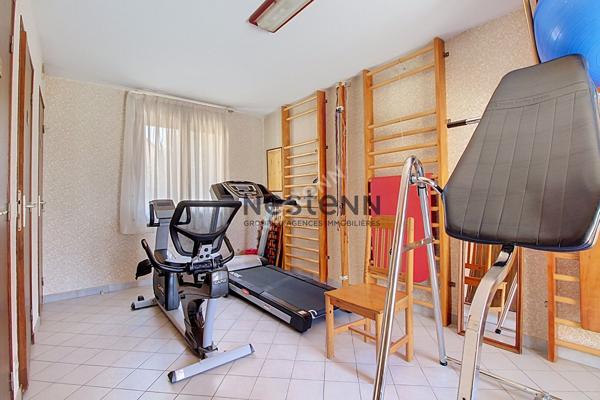 Maison T7 de 130 m² avec 6 chambres sur terrain de 512 m² dans un quartier résidentiel de Vitrolles
