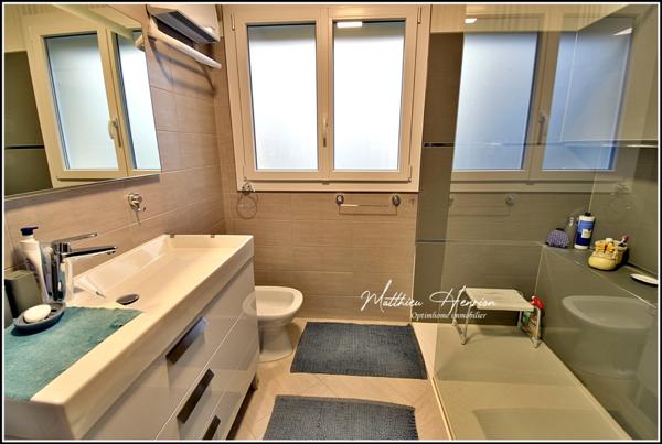 Maison familiale de 142 m² avec 4 chambres et sous-sol total, DPE D