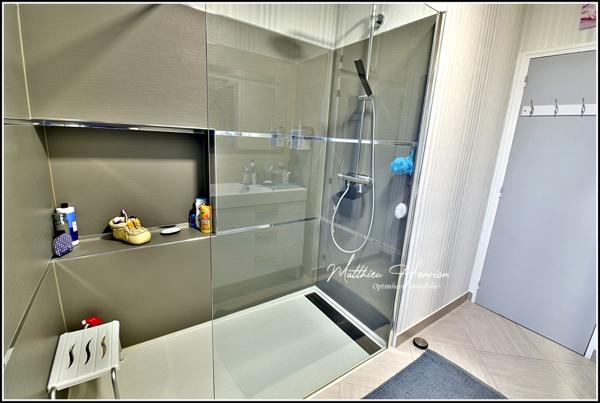 Maison familiale de 142 m² avec 4 chambres et sous-sol total, DPE D