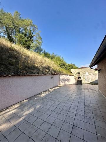 Maison familiale 4 chambres avec vue dégagée
