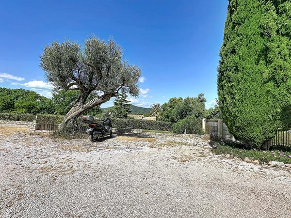 Maison de maître d'exception à vendre à Hyères - 8 pièces, piscine sur 12 000m2