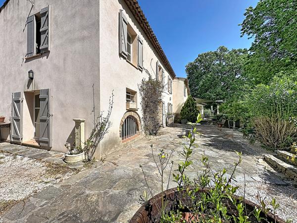 Maison de maître d'exception à vendre à Hyères - 8 pièces, piscine sur 12 000m2