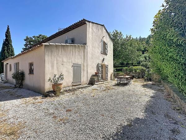 Maison de maître d'exception à vendre à Hyères - 8 pièces, piscine sur 12 000m2