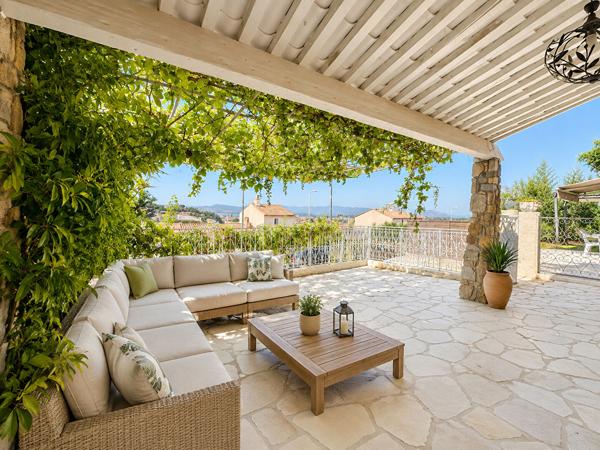 Villa 4 pièces à vendre à Saint-Raphaël avec vue panoramique sur la mer