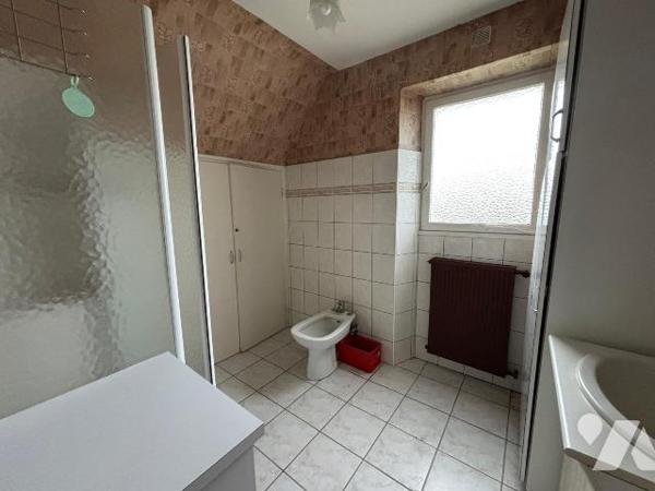 Maison à Vendre à Lannilis (29870) en Finistère (29)

Maison familiale à vendre  186 m² habit...