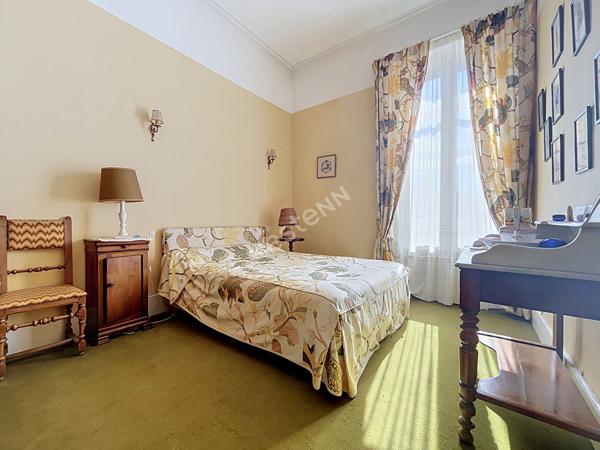 Ardèche, Privas : Maison de 231 m² avec appartement indépendant, jardin intimiste