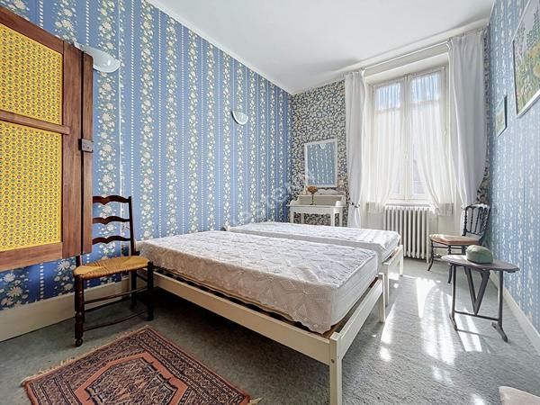 Ardèche, Privas : Maison de 231 m² avec appartement indépendant, jardin intimiste