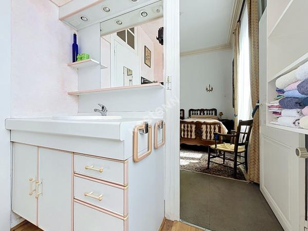 Ardèche, Privas : Maison de 231 m² avec appartement indépendant, jardin intimiste