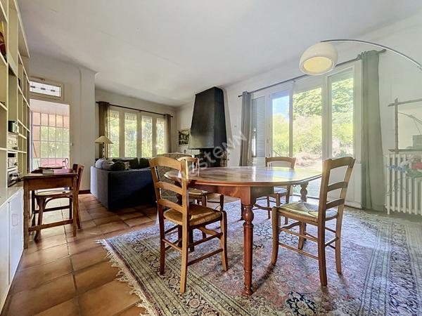 Ardèche, Privas : Maison de 231 m² avec appartement indépendant, jardin intimiste