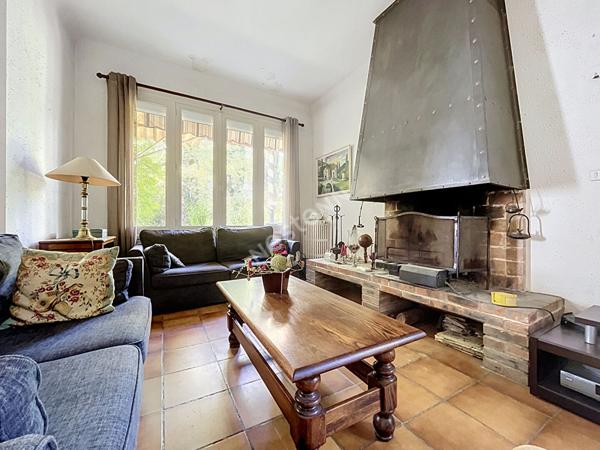 Ardèche, Privas : Maison de 231 m² avec appartement indépendant, jardin intimiste