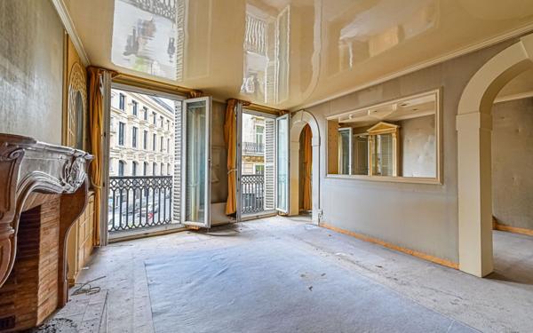 Appartement à vendre    3 pièces • 55,38 m2 Paris 2