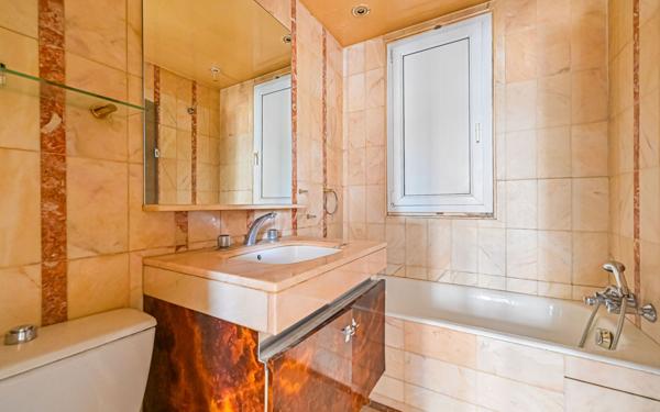 Appartement à vendre    3 pièces • 55,38 m2 Paris 2