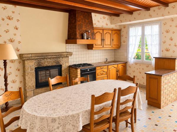 Laissez-vous séduire par le charme et le calme de cette maison.